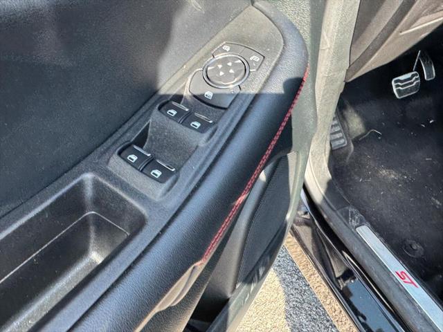 used 2022 Ford Edge car, priced at $31,995