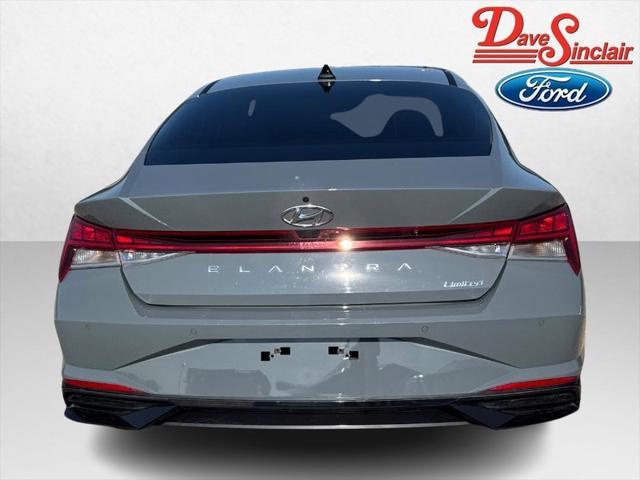 used 2022 Hyundai Elantra car, priced at $18,995