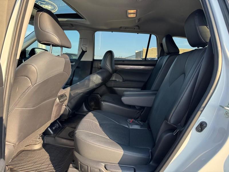 used 2023 Toyota Highlander car, priced at $40,333