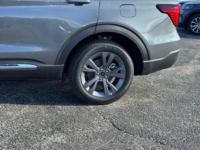 new 2025 Ford Explorer car, priced at $41,296