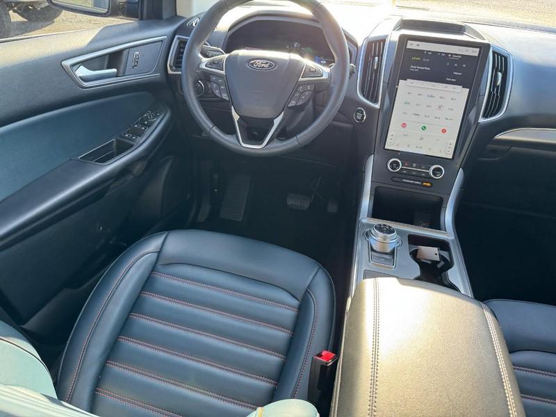 used 2024 Ford Edge car, priced at $29,995