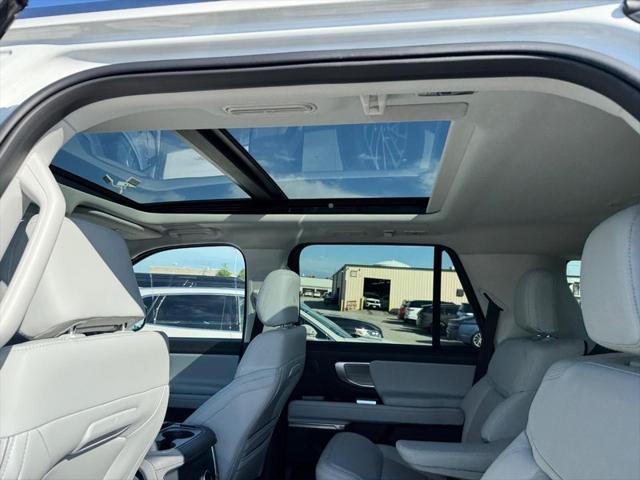 new 2025 Ford Expedition car, priced at $77,174