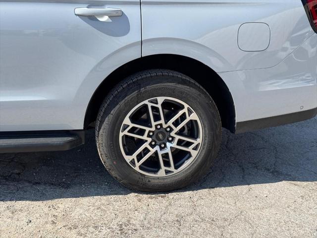new 2025 Ford Expedition car, priced at $68,074