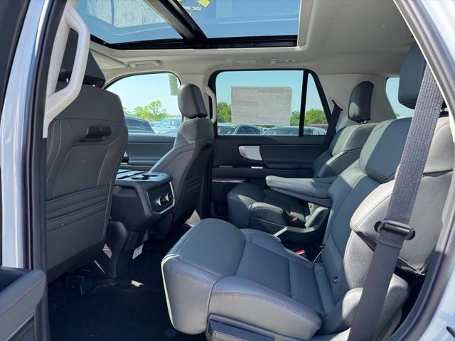 new 2025 Ford Expedition car, priced at $68,074