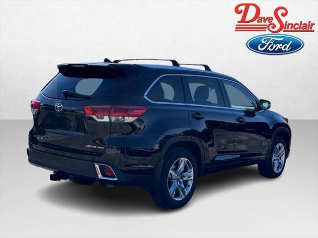 used 2017 Toyota Highlander car, priced at $22,444