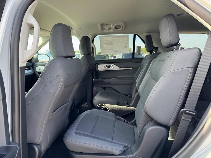 new 2025 Ford Explorer car, priced at $39,555