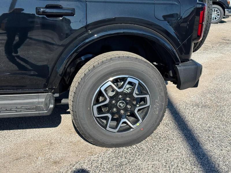 new 2025 Ford Bronco car, priced at $48,378