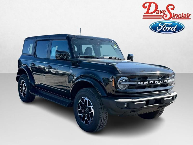 new 2025 Ford Bronco car, priced at $48,378