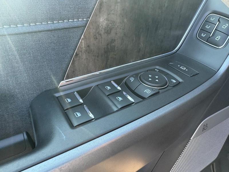 new 2025 Ford F-250 car, priced at $80,883
