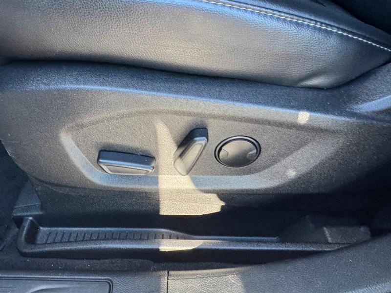 used 2023 Ford Edge car, priced at $27,333