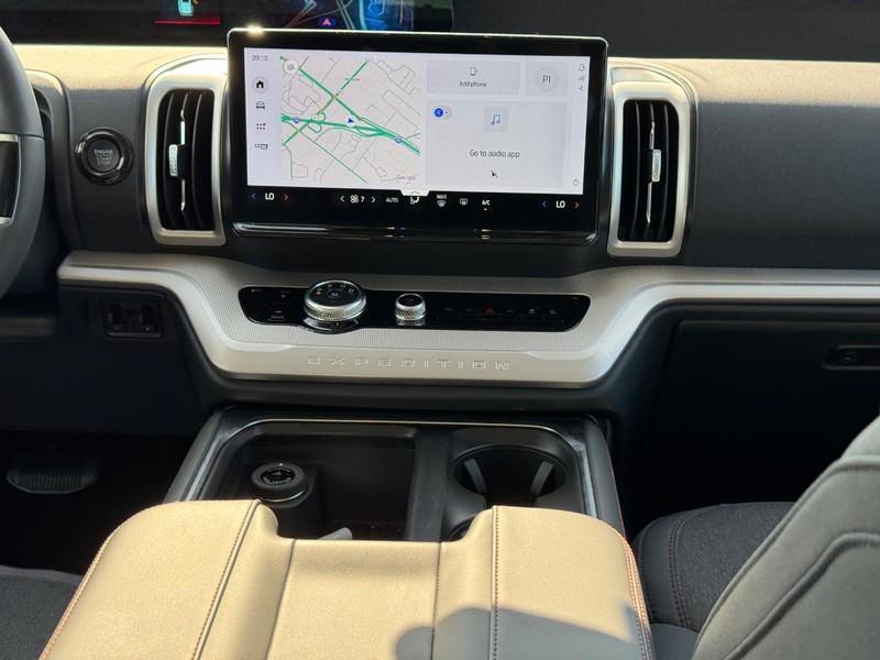 new 2025 Ford Expedition Max car, priced at $69,098