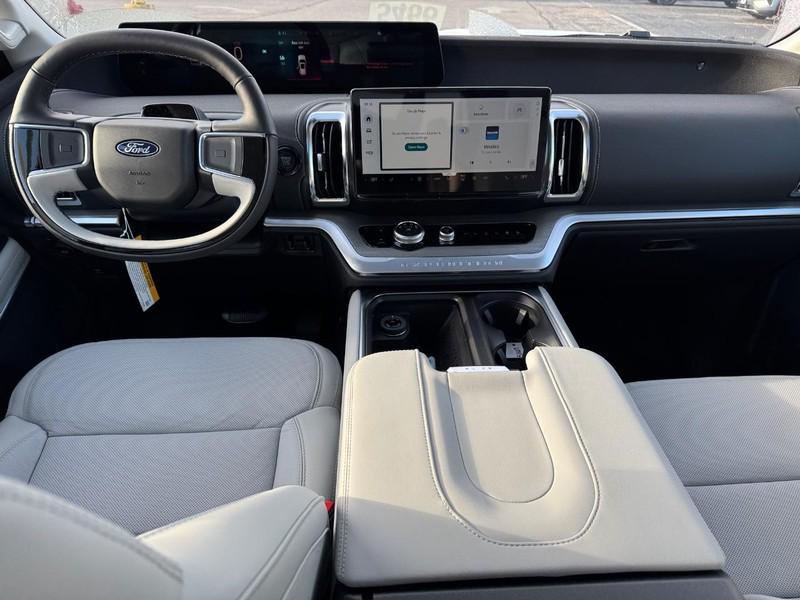 new 2025 Ford Expedition Max car, priced at $79,472