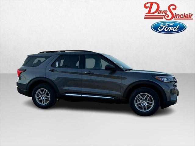 new 2025 Ford Explorer car, priced at $40,672