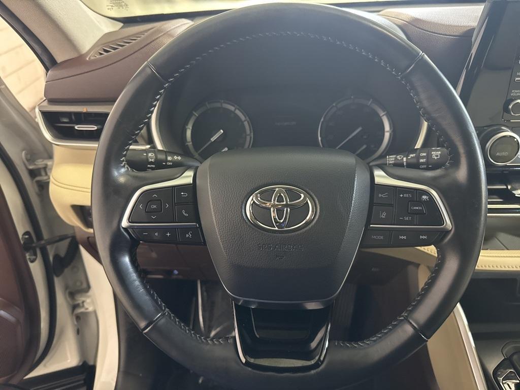 used 2021 Toyota Highlander car, priced at $32,365