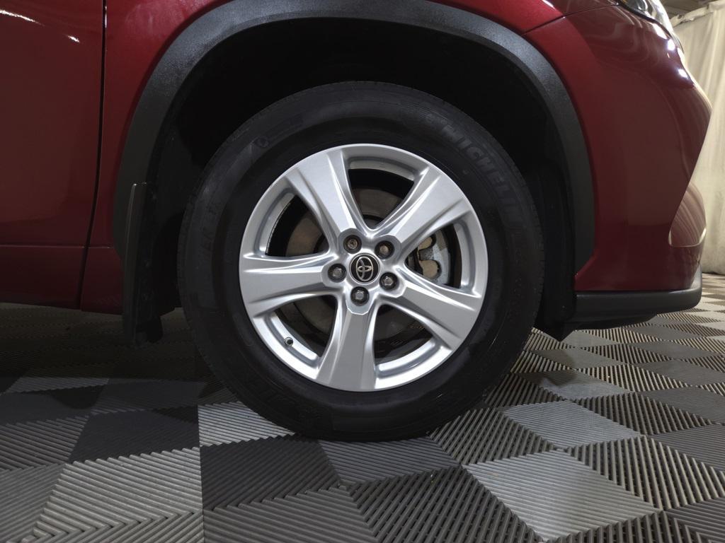 used 2022 Toyota Highlander car, priced at $32,185