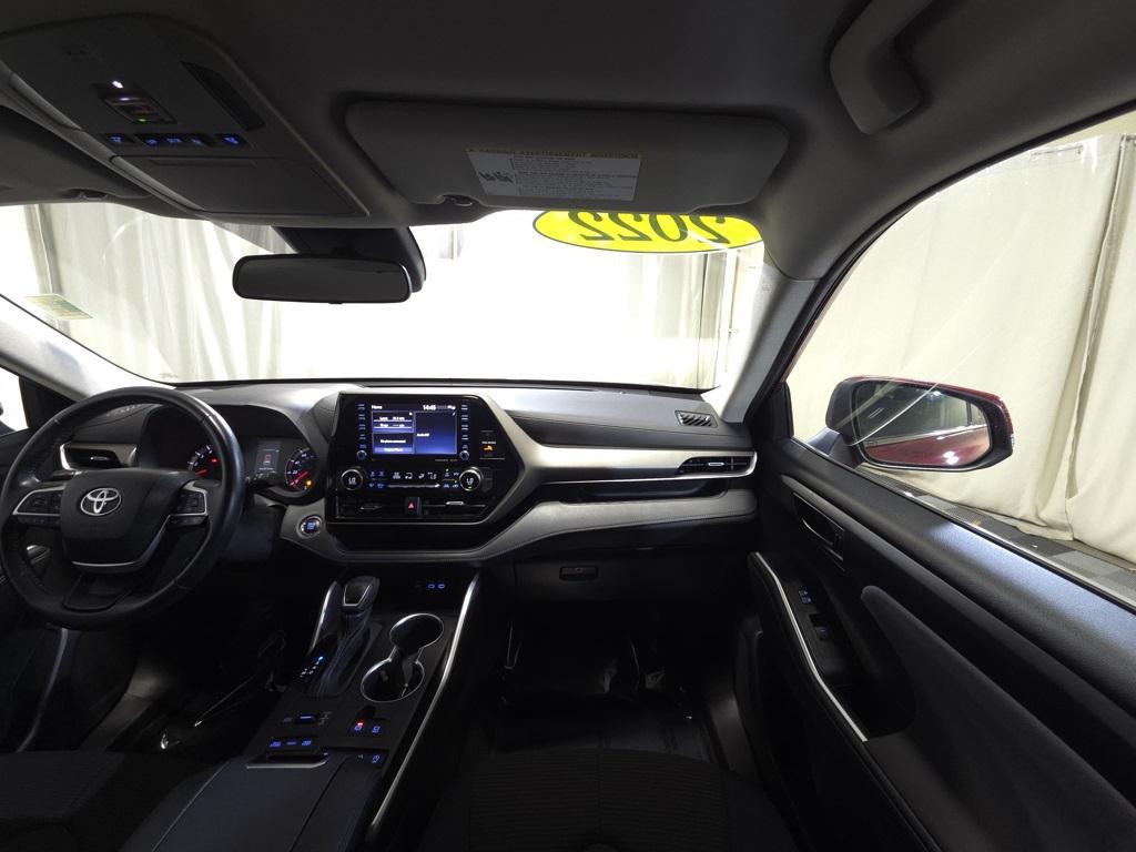 used 2022 Toyota Highlander car, priced at $32,185