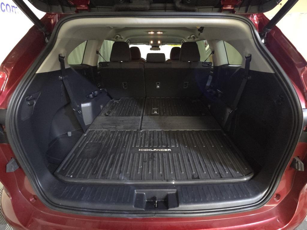 used 2022 Toyota Highlander car, priced at $32,185