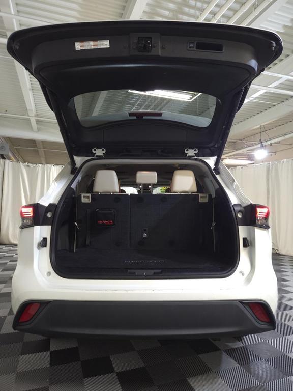 used 2020 Toyota Highlander car, priced at $23,895