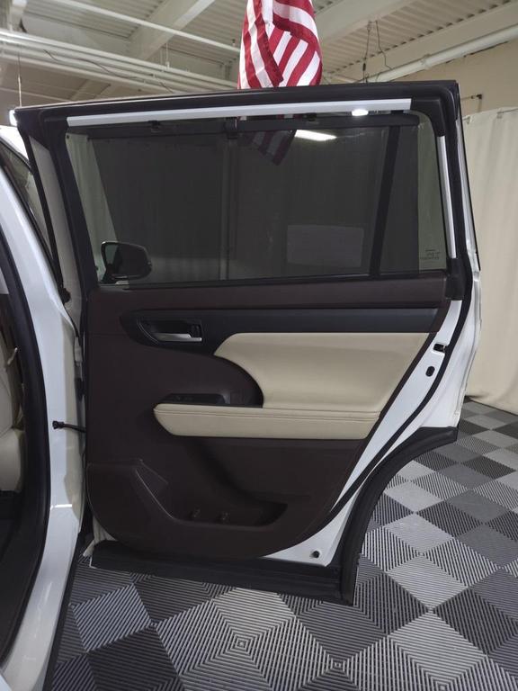 used 2020 Toyota Highlander car, priced at $23,895