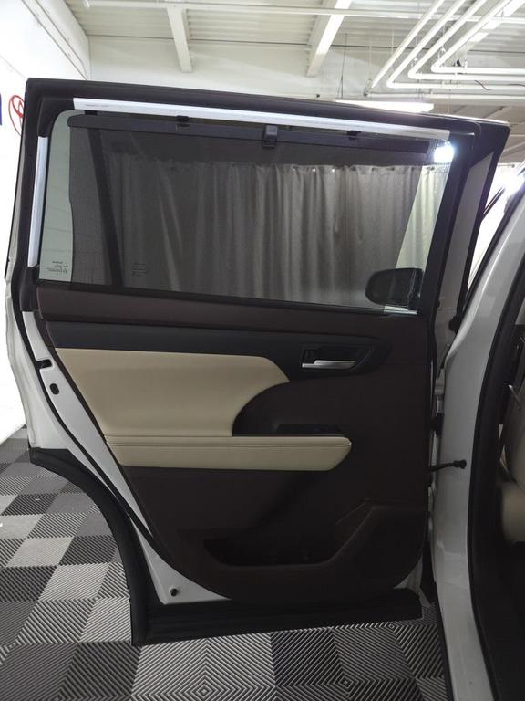 used 2020 Toyota Highlander car, priced at $23,895