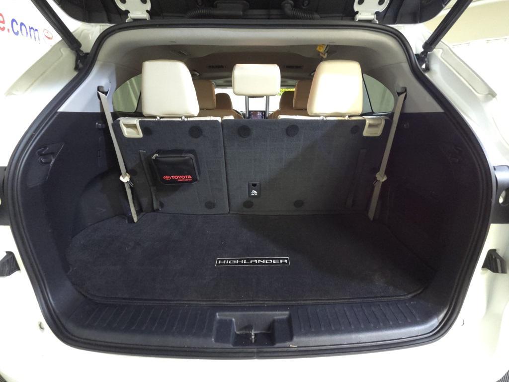 used 2020 Toyota Highlander car, priced at $23,895