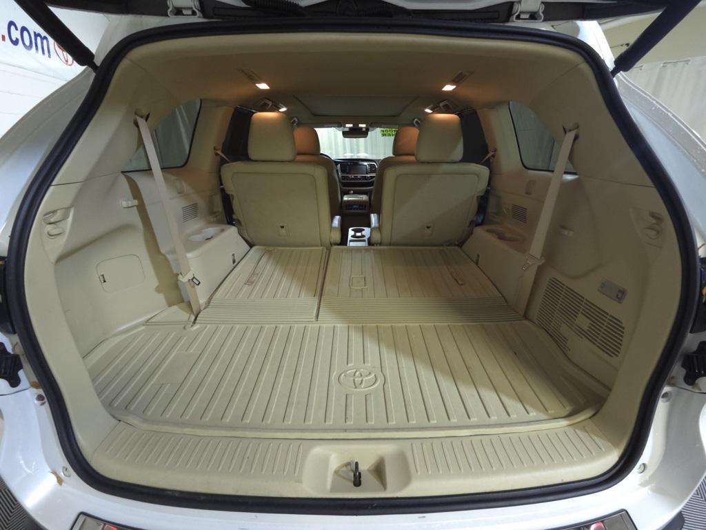 used 2018 Toyota Highlander car, priced at $25,995