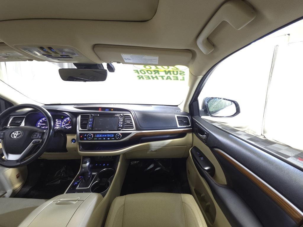 used 2018 Toyota Highlander car, priced at $25,995