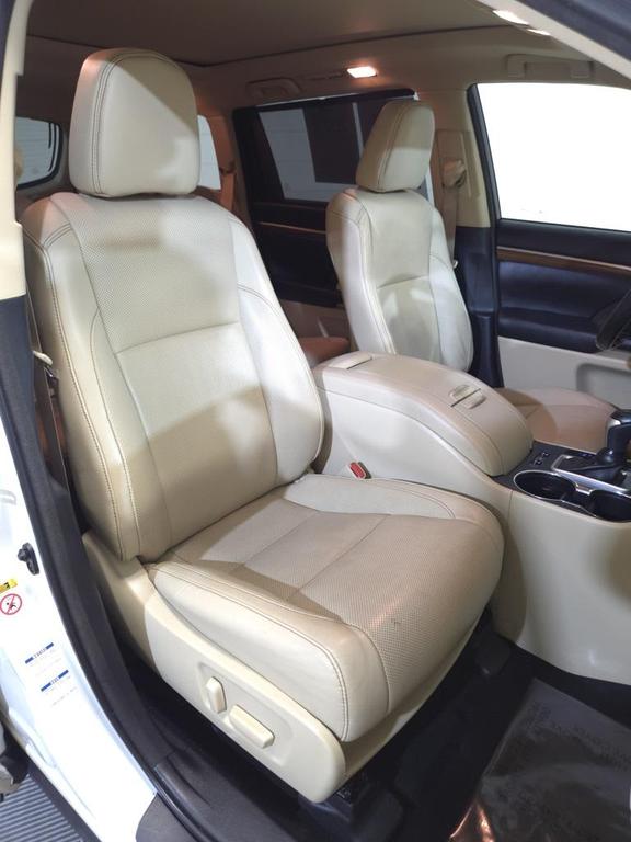 used 2018 Toyota Highlander car, priced at $25,995