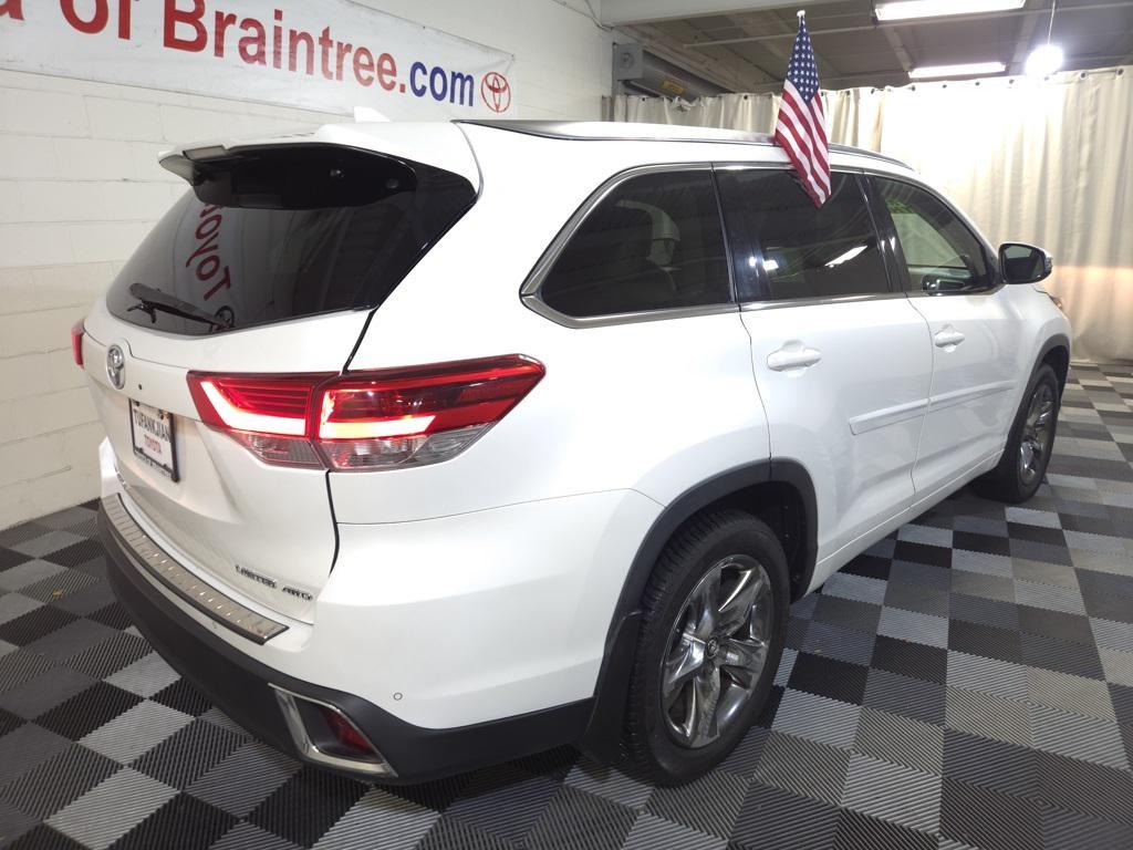 used 2018 Toyota Highlander car, priced at $25,995