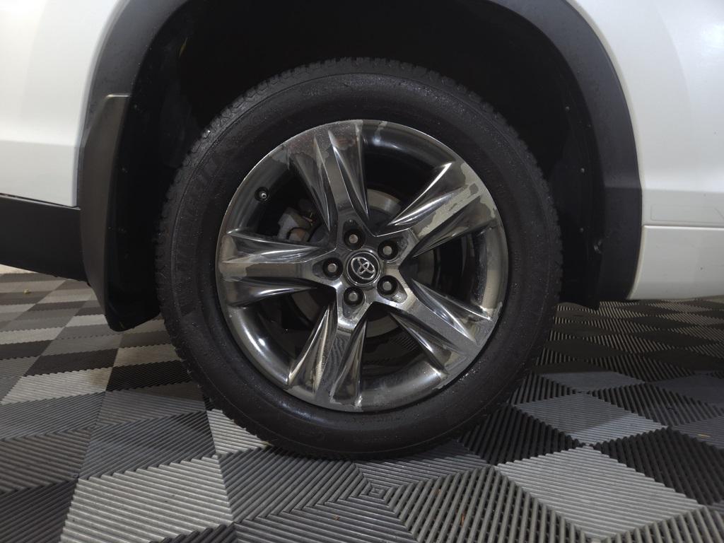 used 2018 Toyota Highlander car, priced at $25,995