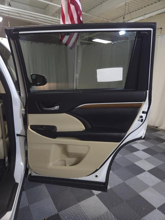 used 2018 Toyota Highlander car, priced at $25,995