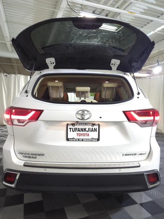 used 2018 Toyota Highlander car, priced at $25,995