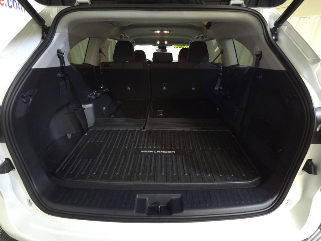 used 2023 Toyota Highlander Hybrid car, priced at $38,390