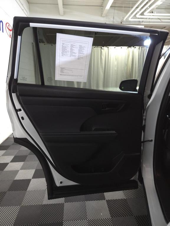 used 2023 Toyota Highlander Hybrid car, priced at $38,390