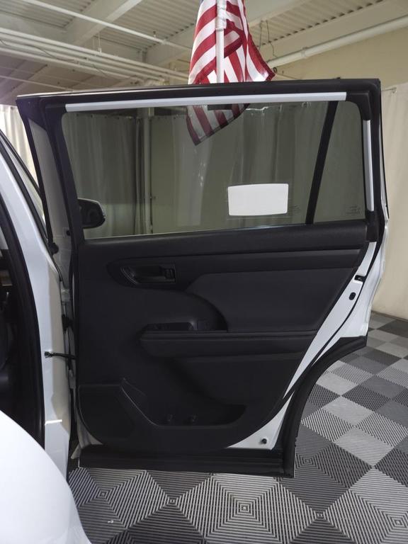 used 2023 Toyota Highlander Hybrid car, priced at $38,390