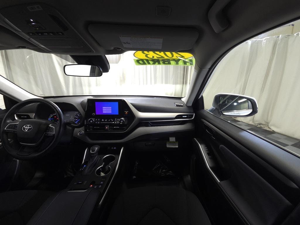 used 2023 Toyota Highlander Hybrid car, priced at $38,390