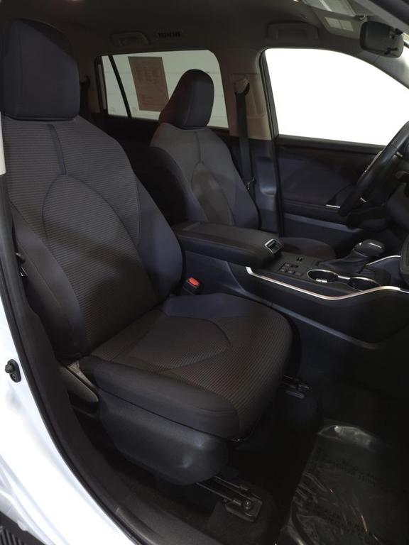 used 2023 Toyota Highlander Hybrid car, priced at $38,390