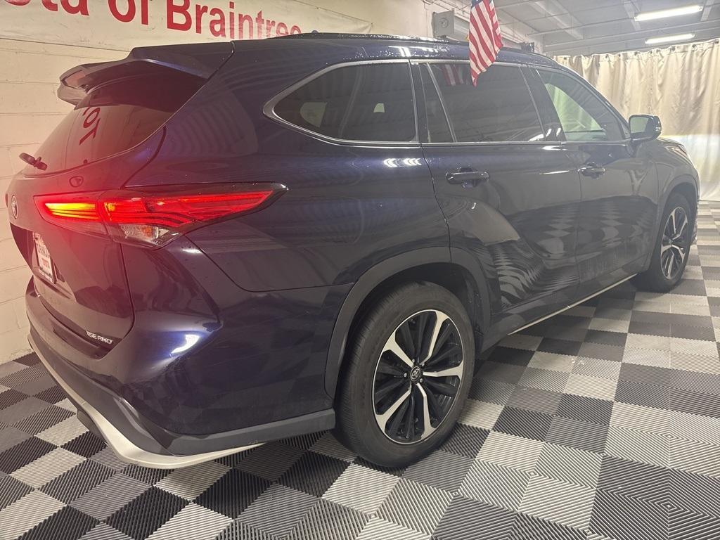 used 2022 Toyota Highlander car, priced at $40,670