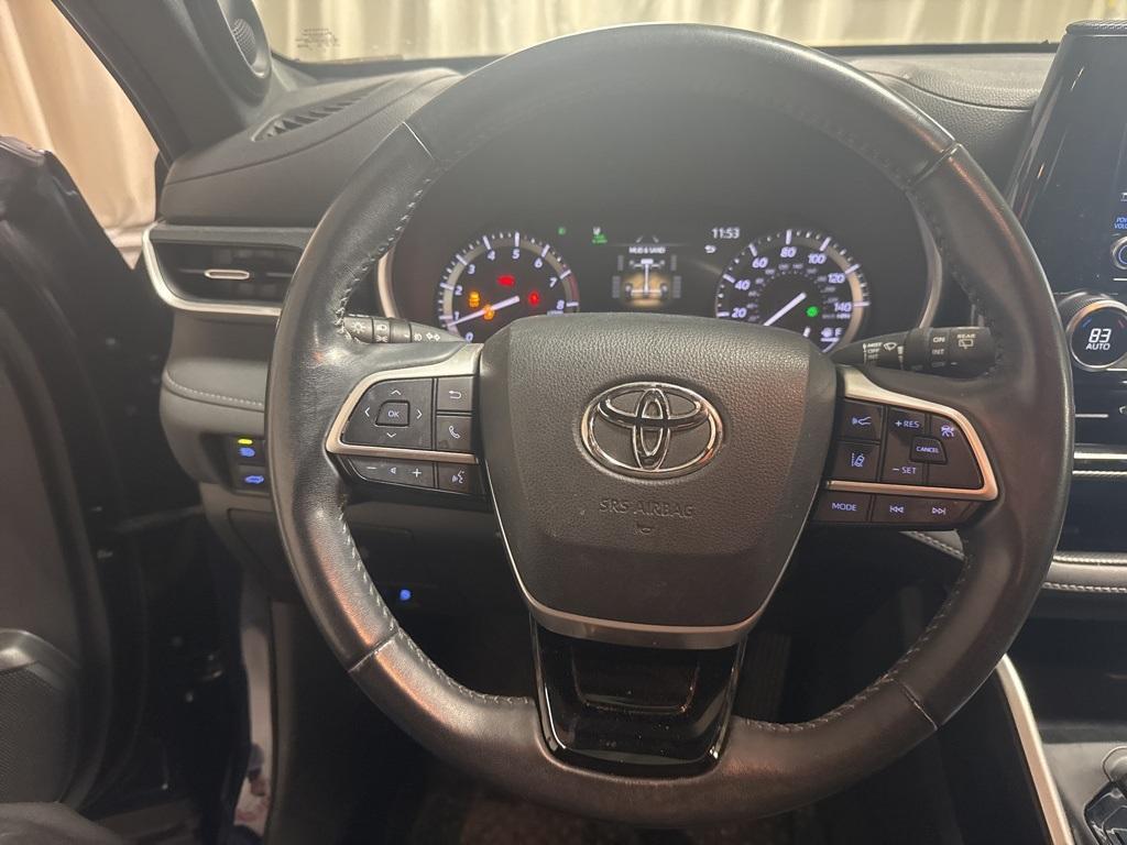 used 2022 Toyota Highlander car, priced at $40,670