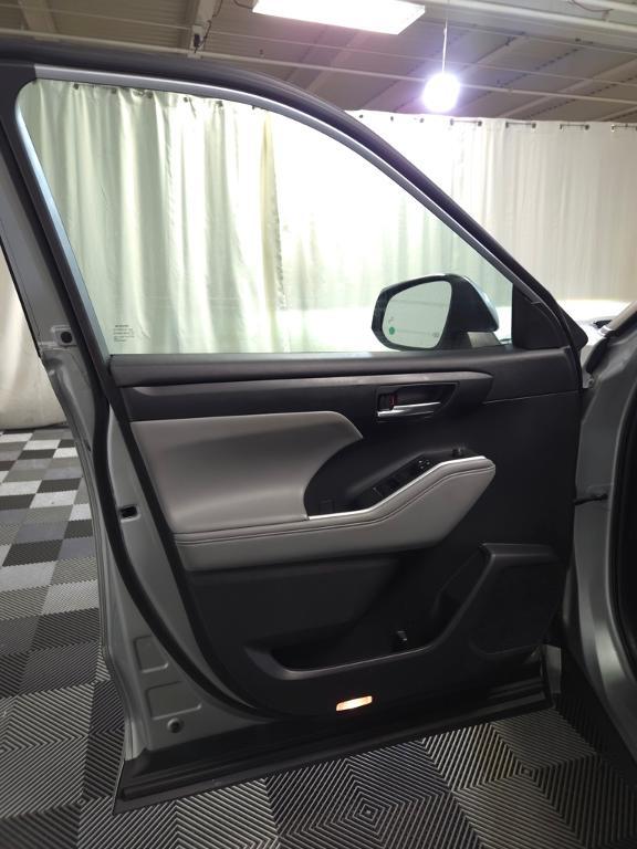 used 2023 Toyota Highlander car, priced at $40,785