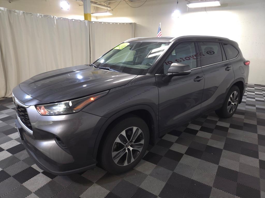 used 2022 Toyota Highlander car, priced at $37,175