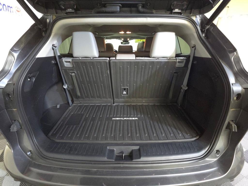 used 2022 Toyota Highlander car, priced at $37,175