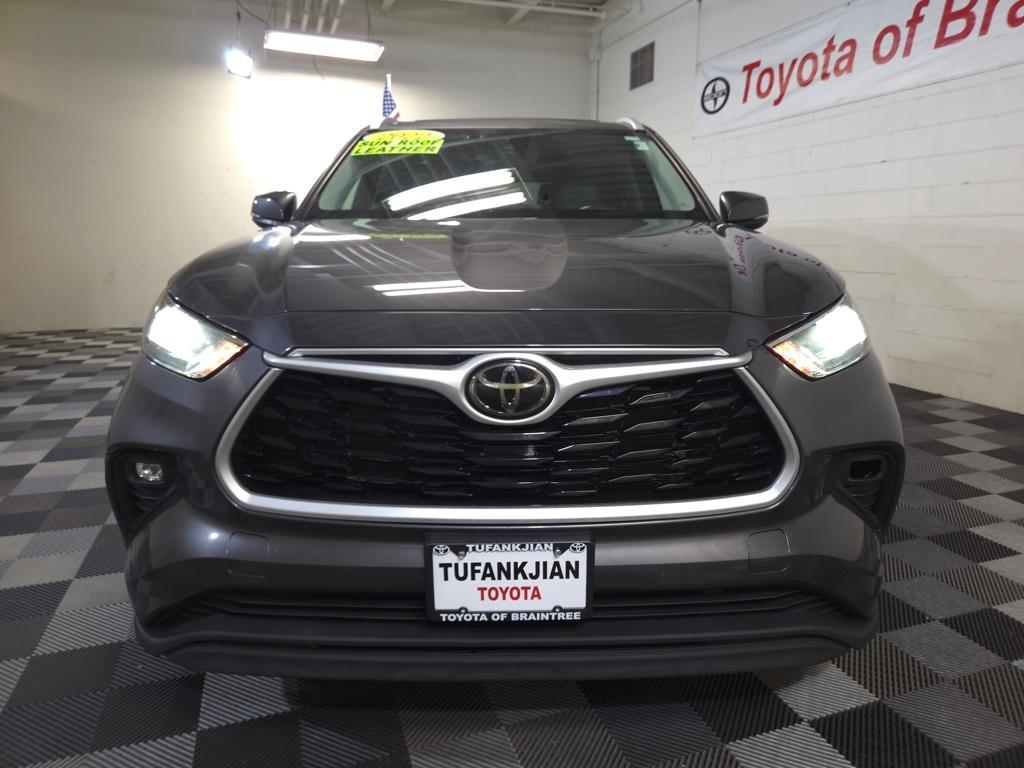 used 2022 Toyota Highlander car, priced at $37,175