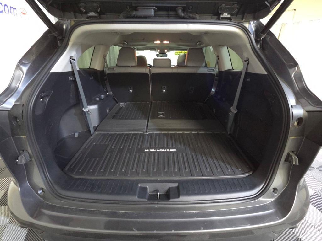 used 2022 Toyota Highlander car, priced at $37,175