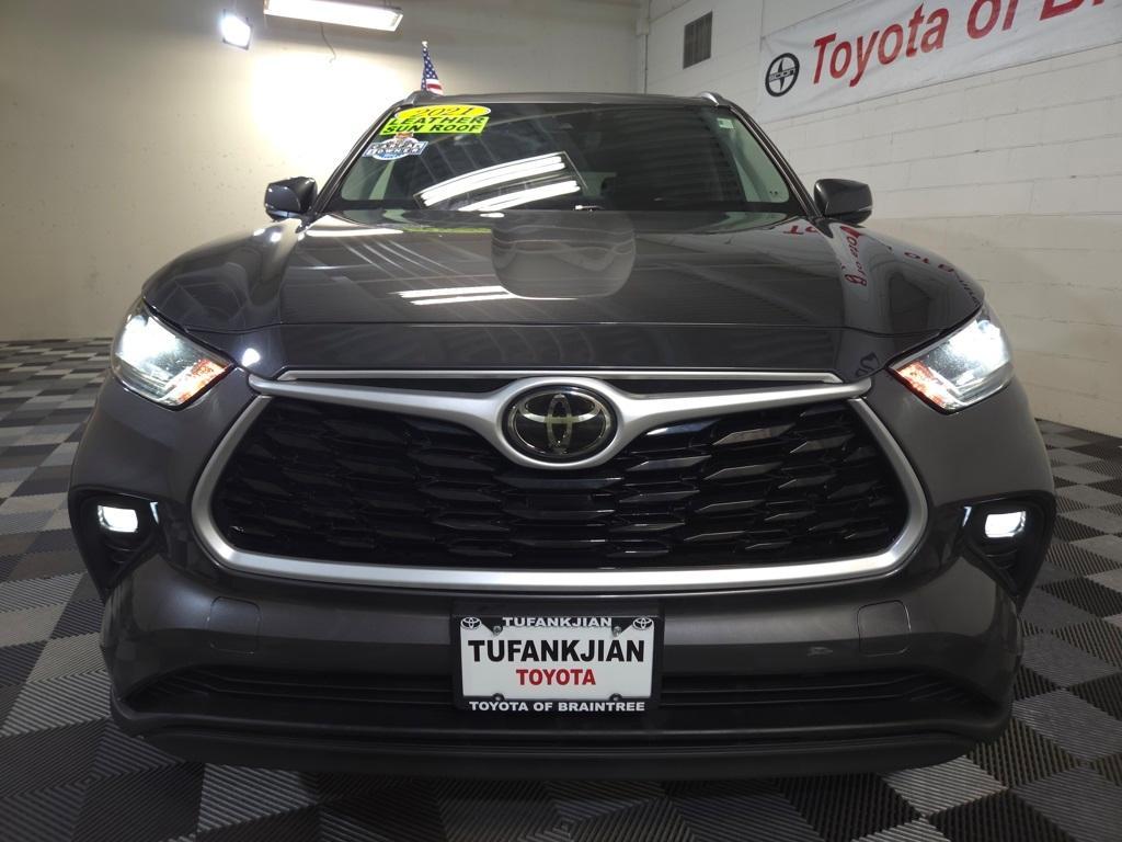 used 2021 Toyota Highlander car, priced at $31,395