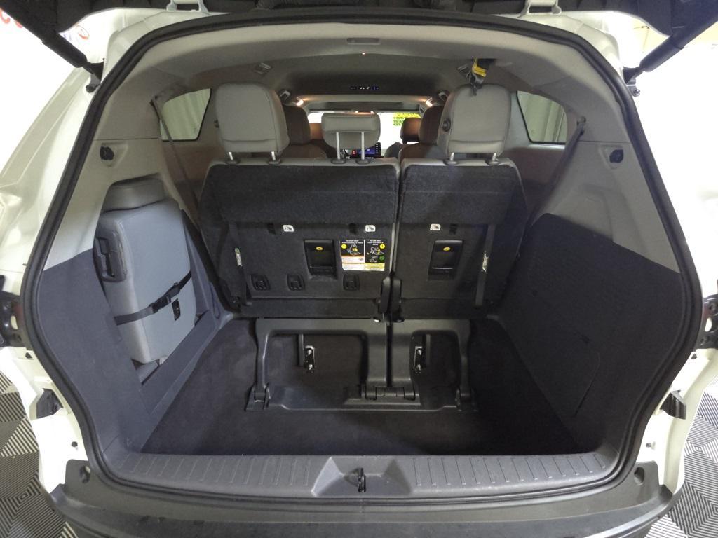used 2023 Toyota Sienna car, priced at $38,900