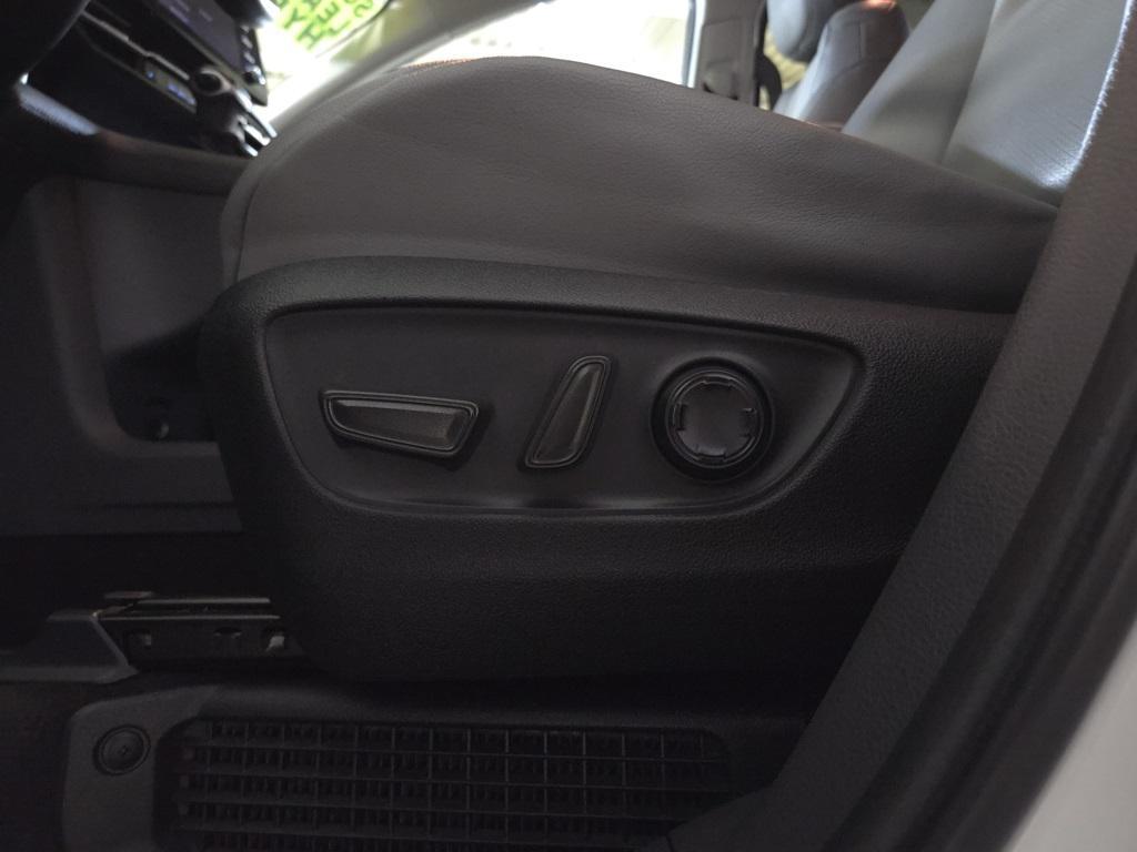 used 2023 Toyota Sienna car, priced at $38,900