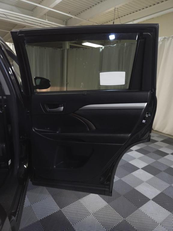 used 2018 Toyota Highlander car, priced at $21,900