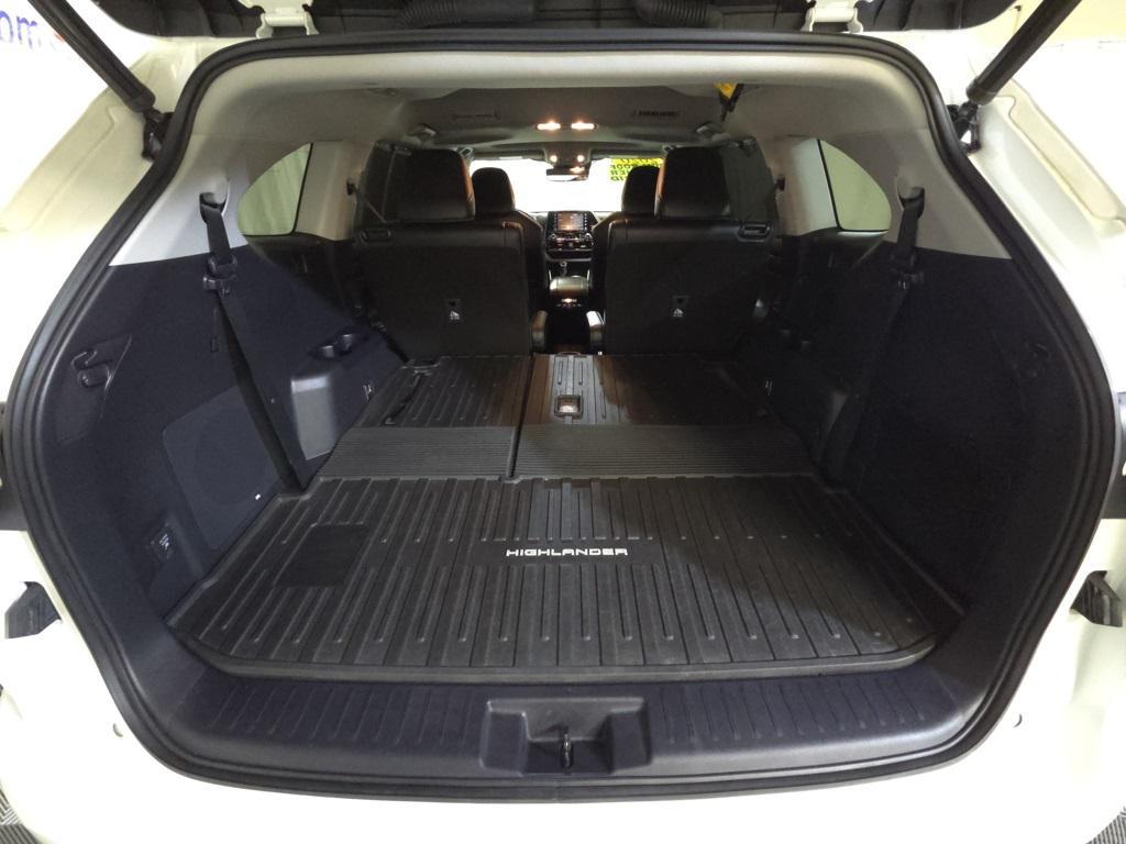 used 2020 Toyota Highlander Hybrid car, priced at $33,500