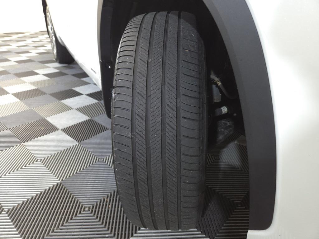 used 2020 Toyota Highlander Hybrid car, priced at $33,500